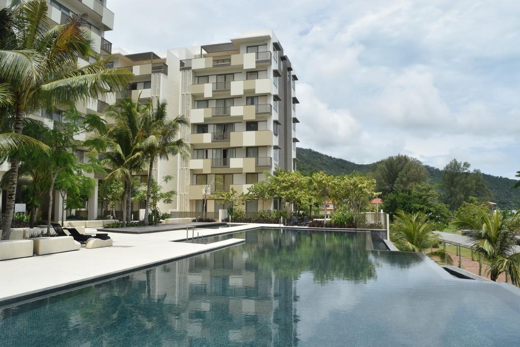 By The Sea Beachfront Penang Batu Ferringhi Exterior foto